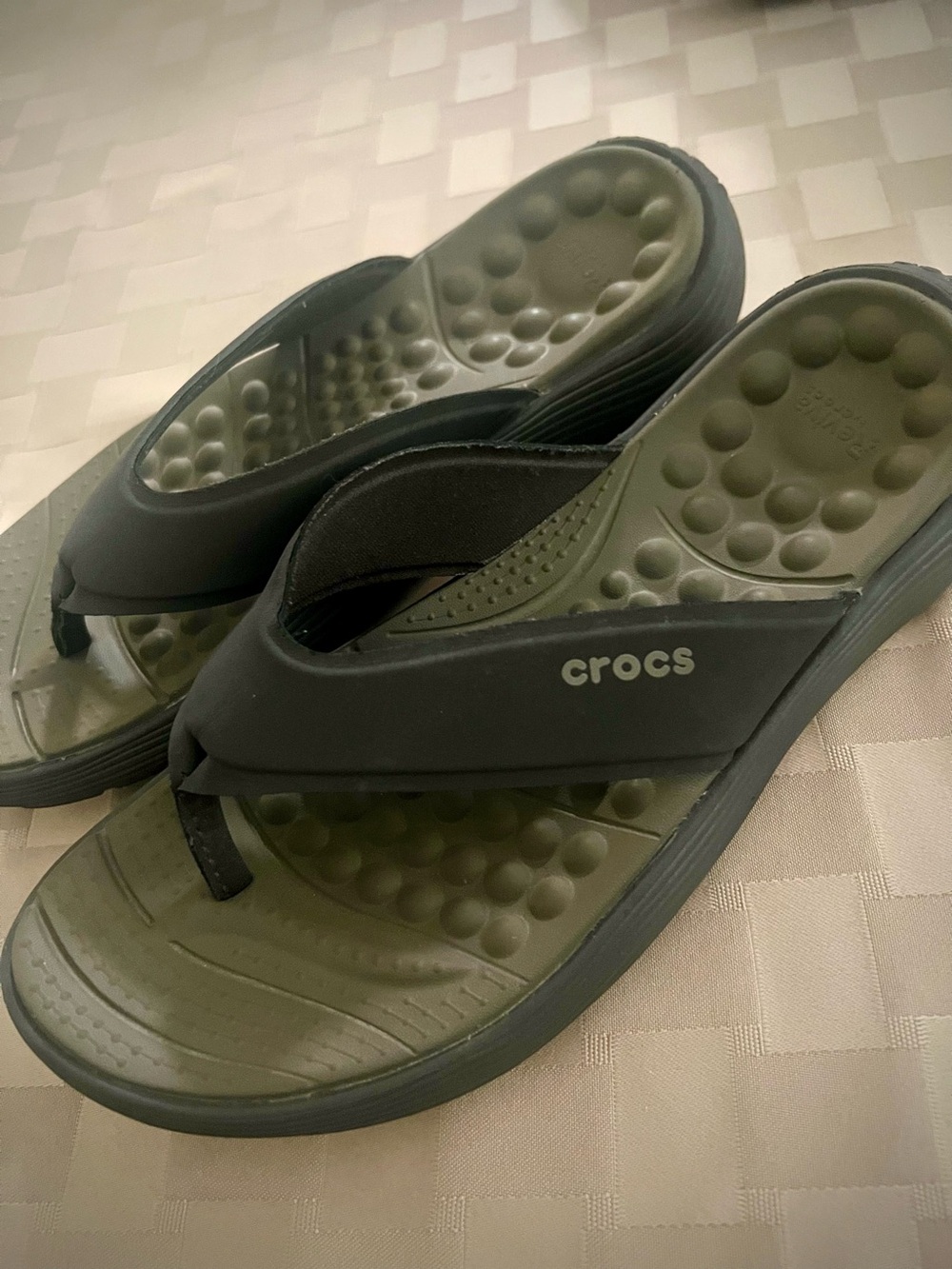 Crocs Reviva Collection Sandals Flip Flops Men’s 8 Women’s 10